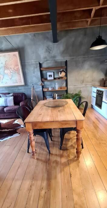Apartment 4 - Haddin Court - Chic Ny Loft Style 布伦海姆 外观 照片