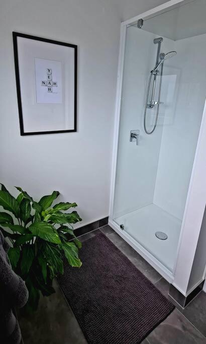 Apartment 4 - Haddin Court - Chic Ny Loft Style 布伦海姆 外观 照片