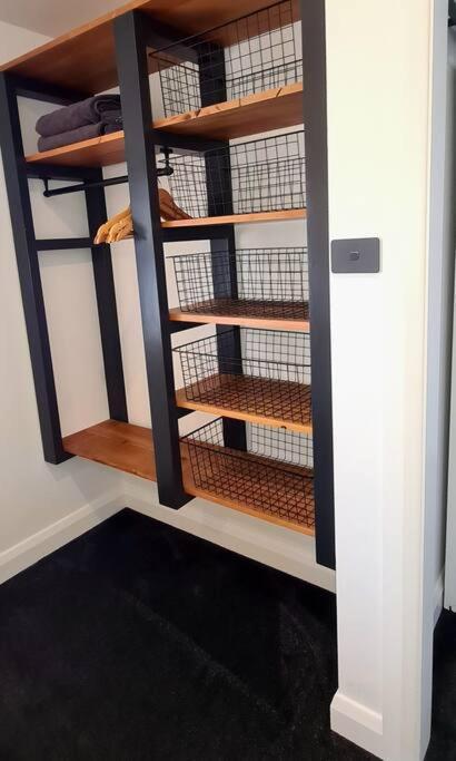 Apartment 4 - Haddin Court - Chic Ny Loft Style 布伦海姆 外观 照片