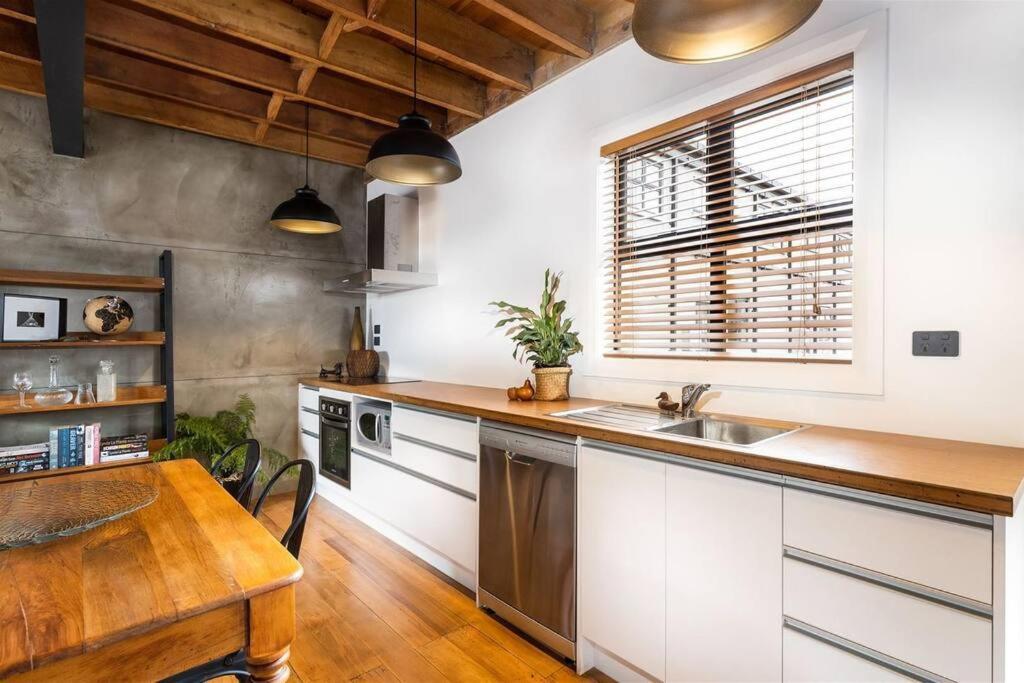 Apartment 4 - Haddin Court - Chic Ny Loft Style 布伦海姆 外观 照片